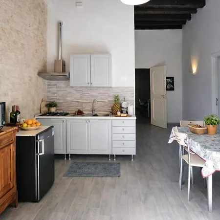 Апартаменты Bb45 Superior Holiday's House Cir 19082053c204471